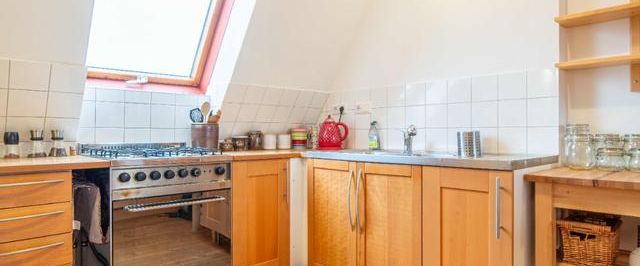 Bright 3-Room Penthouse next to Tempelhofer Feld - Foto 1