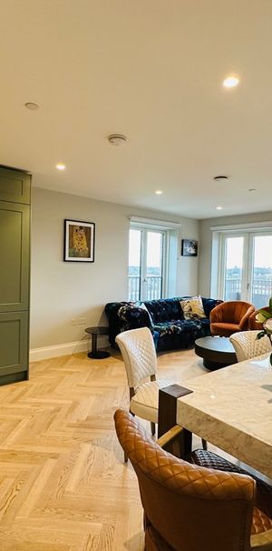 2 Bed Flat, Explore Way, NW7 - Photo 1