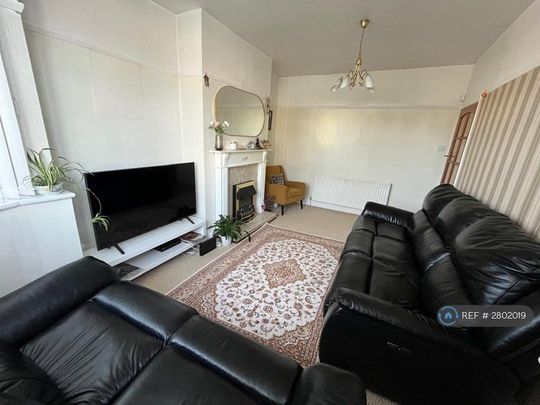 3 bedroom semi-detached house to rent - Photo 1