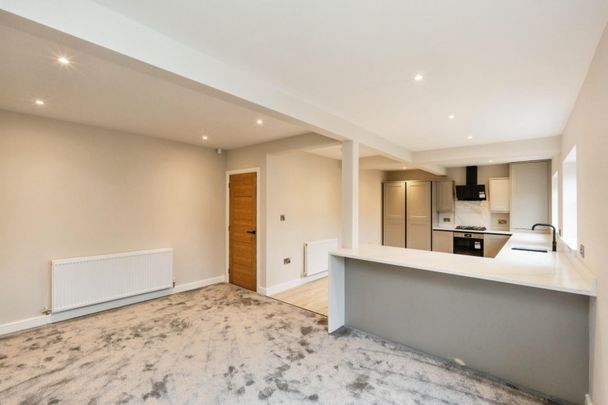 4 bedroom House To Let - Photo 1