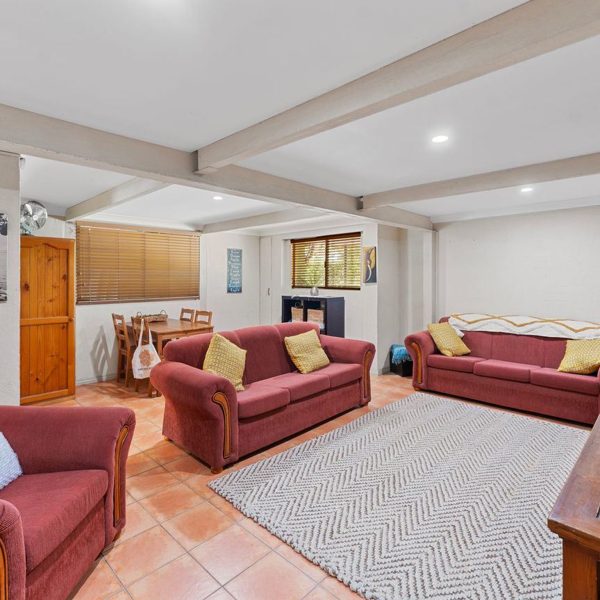 Spacious Family Home in Highly Sought After Location - Photo 1