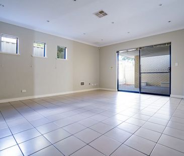 Low Maintenance, Central Location - Photo 2