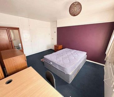 New Peachey Lane, Uxbridge, UB8 - Photo 3