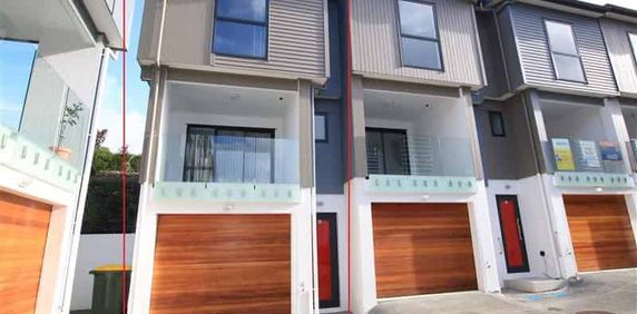 Modern, light and beautifully designed home - Photo 2