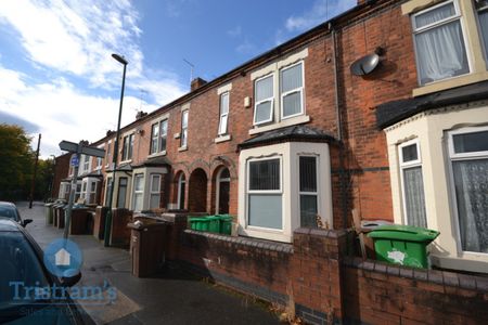 5 bed Mid Terraced House for Rent - Photo 3