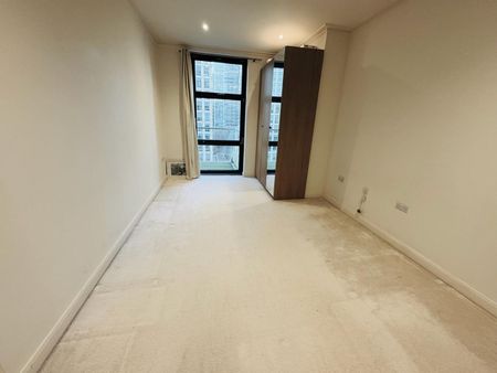 2 Bed Flat, Discovery Dock Apartments West, E14 - Photo 2