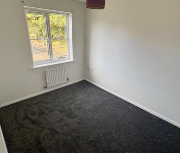 3 bedroom end of terrace house to rent - Photo 2
