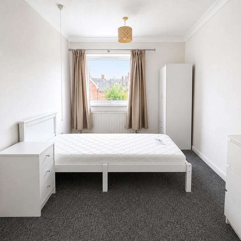 1 bedroom in a house share to rent - Photo 1