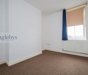 3 bedroom apartment to rent - Photo 3