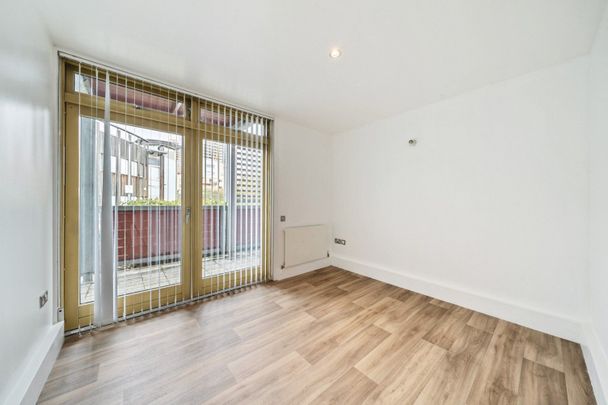 Schoolbank Road, London, SE10 - Photo 1