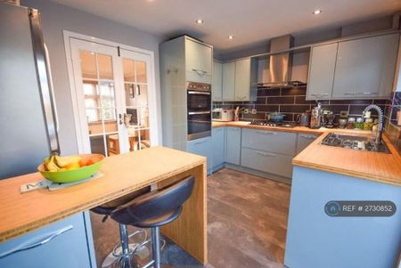 2 bedroom semi-detached house to rent - Photo 2