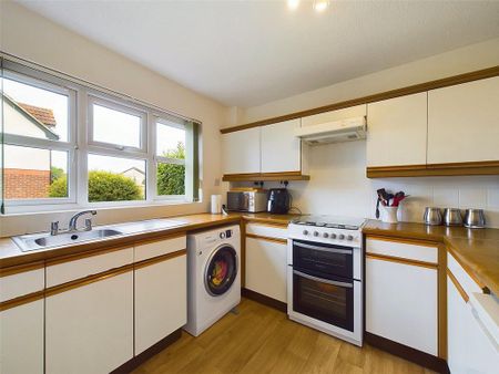 3 bedroom end of terrace house to rent - Photo 2