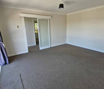 Tidy 1950’s Home - Photo 3