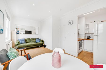 2 bedroom flat to rent - Photo 2