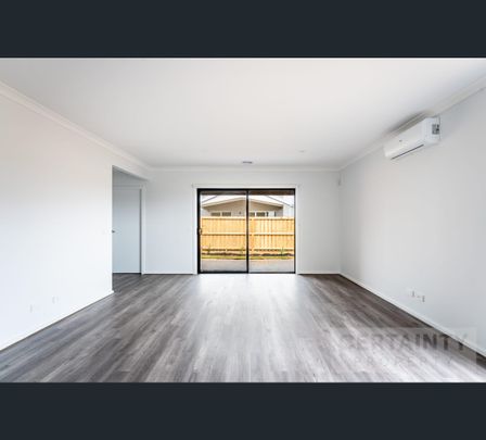 15 Atherton St,, Beveridge, Vic 3753 - Photo 1