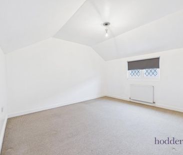 3 bedroom end of terrace house to rent - Photo 2