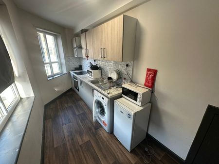 Studio Flat, Sydenham Road, SE26 - Photo 2