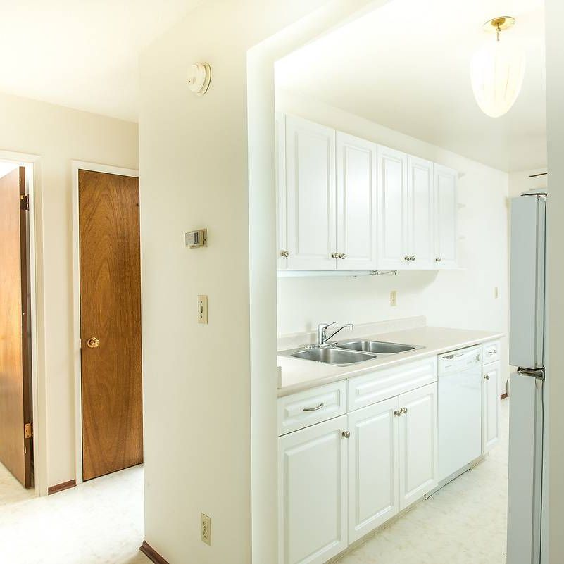 Lauren Manor - Photo 1