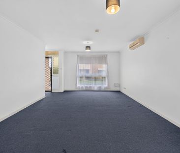 Sunny love nest walking distance to amenities and beach - Photo 1