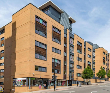 1 bedroom in a flat share to rent - Photo 2