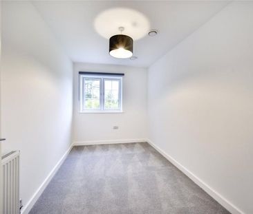 3 bedroom property to rent Perry Wood Grove, Aylesford, Maidstone, ... - Photo 2
