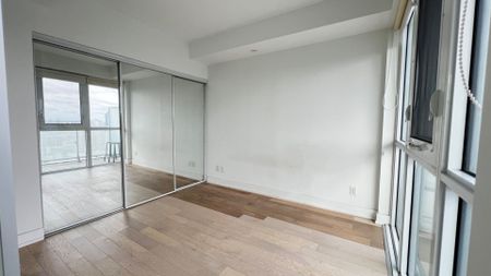 For Lease - 7 Grenville Street Unit# 3209, Toronto, Ontario - Photo 3