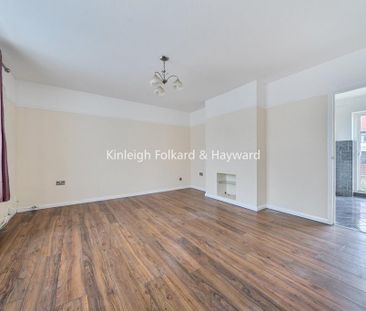 3 bedroom end of terrace house to rent - Photo 4