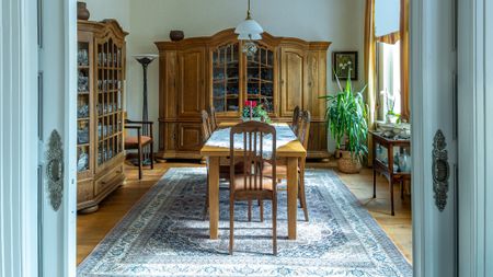Saniertes, denkmalgeschütztes Wohnhaus mit Garten, Nebengebäuden u. Garage im Herzen von Wiefelstede - Photo 3