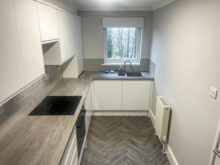 2 bedroom flat to rent - Photo 2