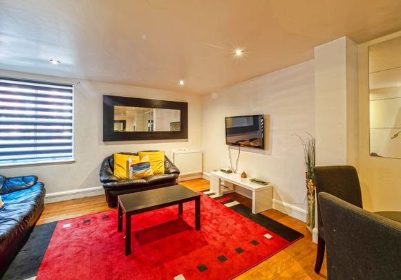 3 Bed Flat, Old Marylebone Road, NW1 - Photo 1