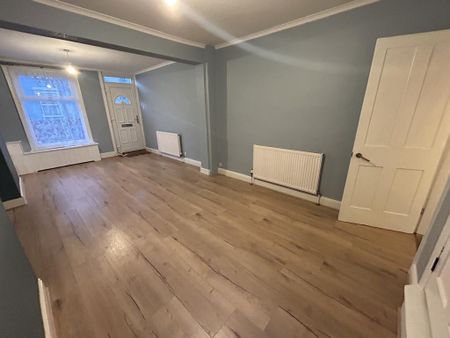 2 bedroom terraced house to rent - Photo 3