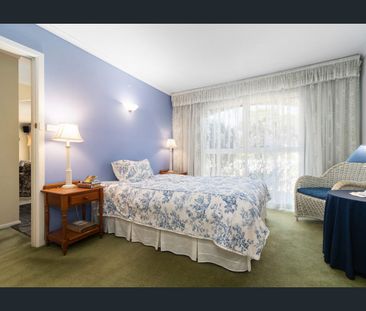 Looking for something while you renovate - Furnished 4 bedroom home... - Photo 3