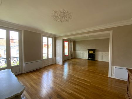 Location Appartement 4 pièces 129m² - Photo 4