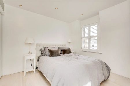 5 bedroom house in London - Photo 5