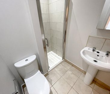 4 bedroom terraced house to rent - Photo 6