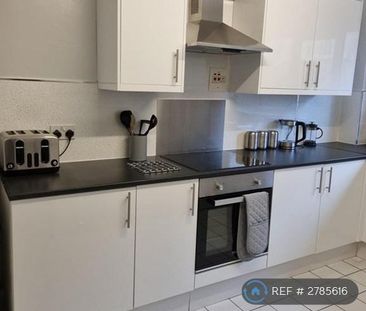 1 bedroom in a flat share to rent - Photo 6