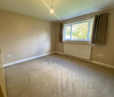 3 bedroom detached bungalow to rent - Photo 6