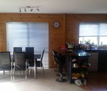 Cosy Tidy Two Bedroom Home - Photo 2