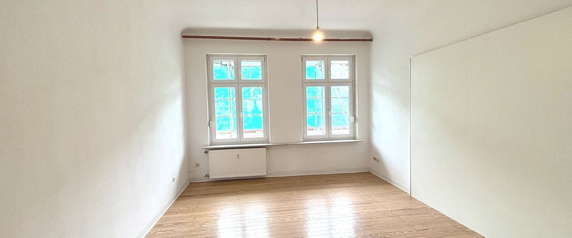 Trier: Stilvolle 100 m² Altbauwohnung mit hohen Decken und Holzdielen in zentraler Lage - Photo 1