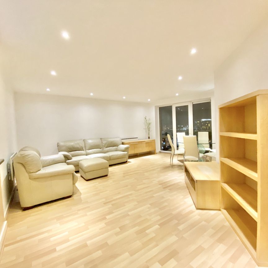 31 The Quays, SALFORD - Photo 1