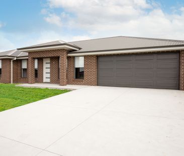 STUNNING FAMILY HOME - Photo 6