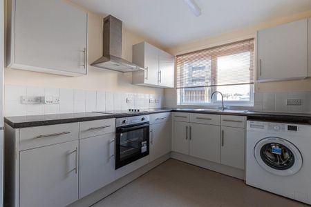 3 bedroom terraced house to rent - Photo 5