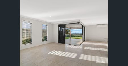 Immaculate 4-Bedroom Home with Stunning Views & Alfresco Area in Cranley - Photo 2