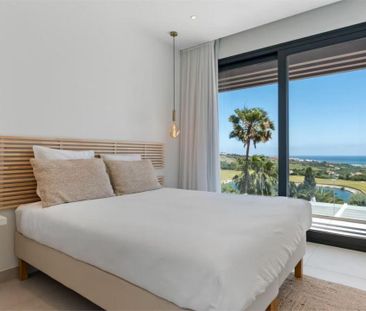 Casa adosada de alquiler en Calle el Salvador, 299, Valle Romano Golf - Photo 1