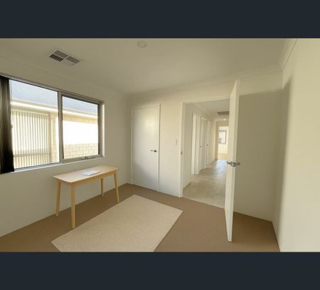 26 Waratah Way, Wandi, WA 6167 - Photo 2