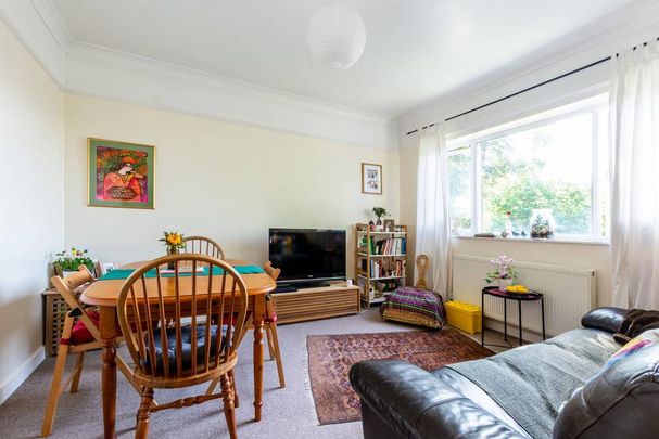 2 bedroom flat to rent - Photo 1