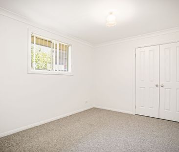 Modern & Comfortable 3-Bedroom Townhouse in Green Valley! - Photo 2