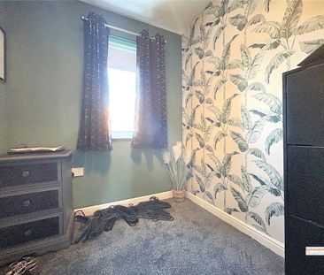 3 bedroom end of terrace house to rent - Photo 2
