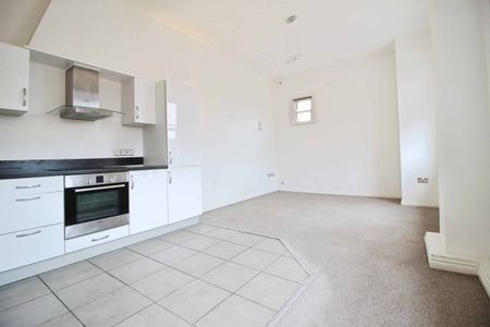 The Old School Euclid Street, Swindon, Swindon, SN1 - Photo 4