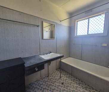 Lovely 2 Bedroom Unit In Chatham - Water & Lawns Included! - Photo 5